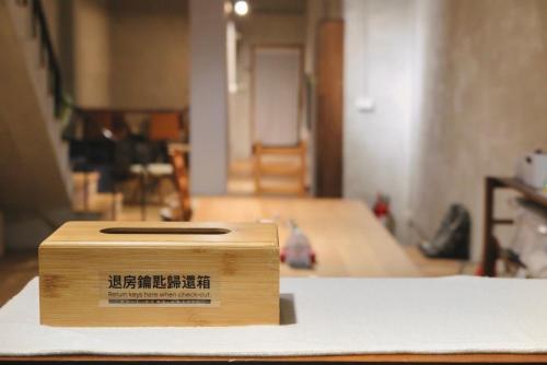Walk Home Hostelにあるテレビまたはエンターテインメントセンター