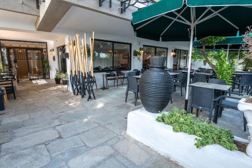 Gallery image of Genesis Hotel in Loutraki