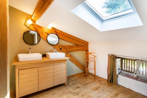 Ein Bett oder Betten in einem Zimmer der Unterkunft L'HORTE