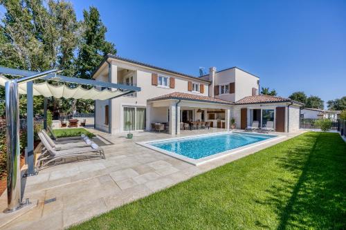 Πισίνα στο ή κοντά στο Villa Blagdan