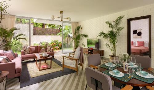 Posezení v ubytování El Rosario 2BHK Apartments-Near Candolim-Common pool-Wifi-24 hour Security