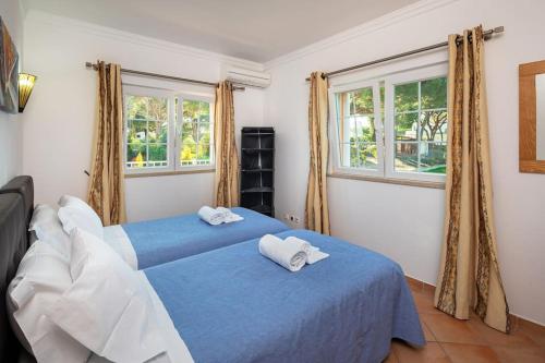 7+1 BEDROOM PRIVATE VILLA, HEATED POOL, GAMES, BBQ