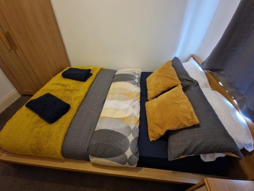 Katil atau katil-katil dalam bilik di Apartment - Sleeps 4 - Parking - WiFi