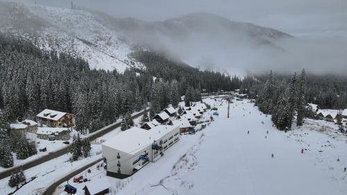 Apartment YOLO - 4 person - Garage parking - Ski in Ski Out