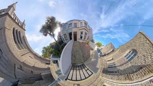 Et lokalt vartegn tæt på feriehuset