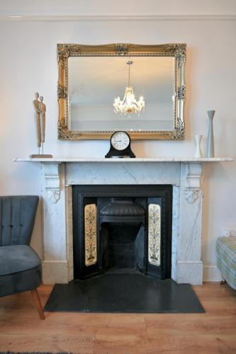 Fotografie z fotogalerie ubytování Glan y Mor, Sleeps 20, 8 Bedrooms, 8 Bathrooms, Seafront, Criccieth v destinaci Criccieth