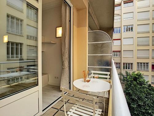 Nestor&Jeeves - BEACH ROYAL - Central, Close sea