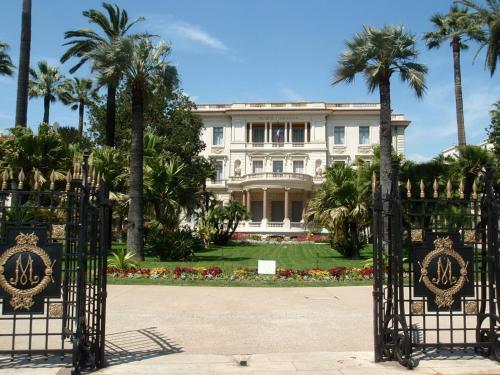 Nestor&Jeeves - BEACH ROYAL - Central, Close sea
