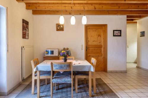 Küche/Küchenzeile in der Unterkunft Gasthaus Zur Linde- Napf