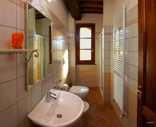 Koupelna v ubytování Agriturismo Il Noce