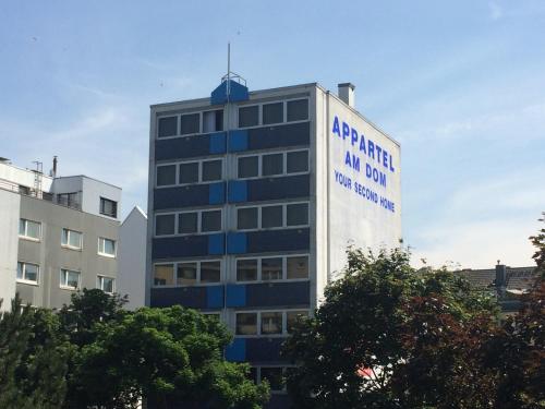 El edificio en el que está el hotel