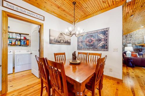 Fotografie z fotogalerie ubytování A Beary Deer Place v destinaci Ellijay