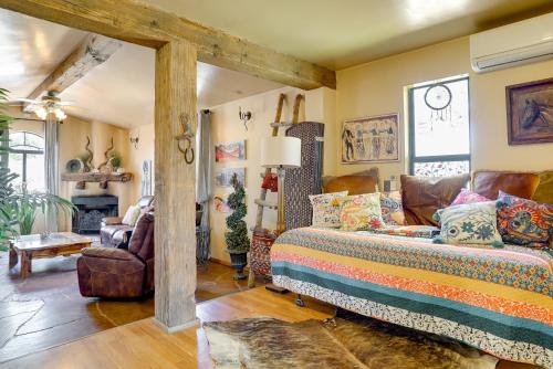 1 dormitorio con 1 cama, 1 sofá y 1 silla en Pet-Friendly Las Cruces Home with Private Pool, en Las Cruces