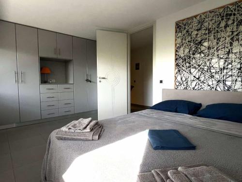 Glyfada's Luxury Apartment
