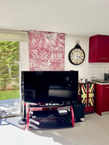 Glyfada's Luxury Apartment