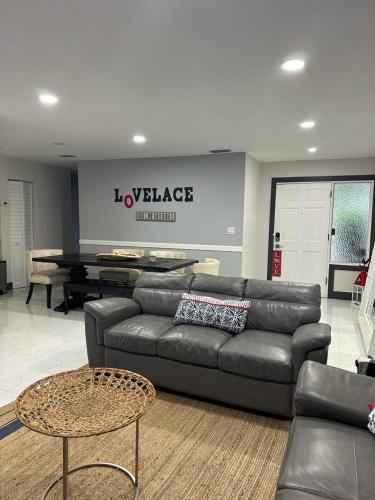 3 Bedroom Guest house – Photos 3