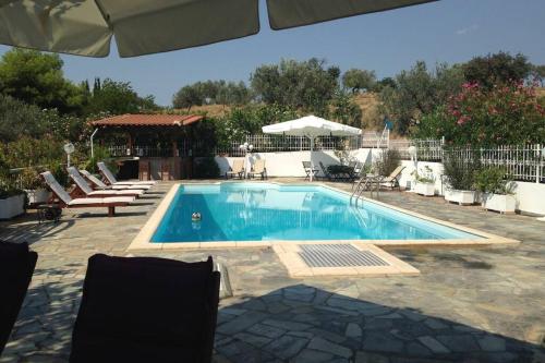 Imagen de la galería de Villa Evridiki - Walking distance to beach, en Porto Heli