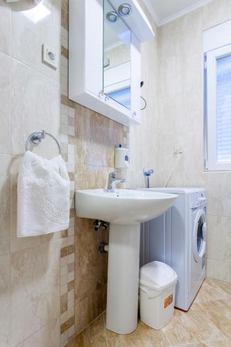 Φωτογραφία από το άλμπουμ του Apartments Ljubica στο Χέρτσεγκ Νόβι