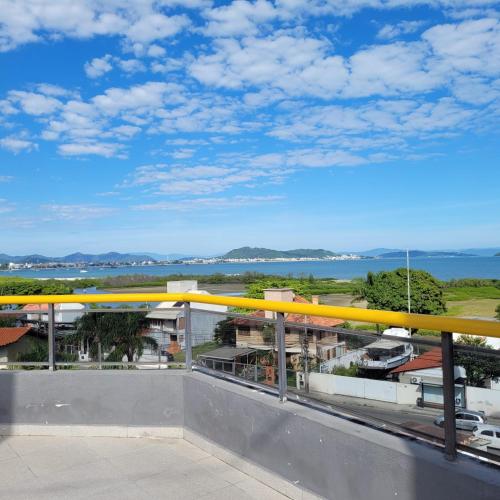 Beira-mar · Praia privativa Ape frente praia Ponta das Canas/3min Canasvieiras Menor preço em Beira-mar · Praia privativa Ape frente praia Ponta das Canas/3min Canasvieiras