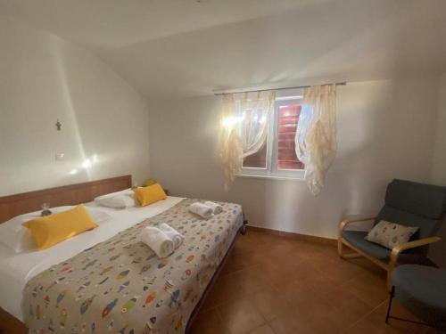 Postel nebo postele na pokoji v ubytování Apartments by the sea Sali, Dugi otok - 8110