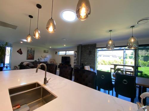 20 Tennyson Close – Photos 2