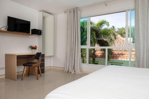 Postel nebo postele na pokoji v ubytování Beautiful Private Pool Villa Med Village Rawai