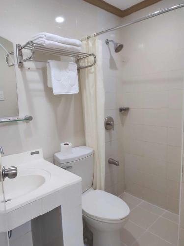 Ένα μπάνιο στο PHELA GRANDE HOTEL