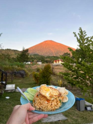Nespecifikovaný výhled na hory nebo výhled na hory při pohledu z penzionu