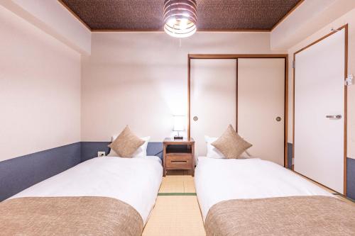 River Side Namba 202