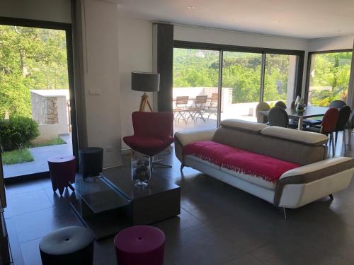 Χώρος καθιστικού στο Villa Récente avec Piscine proche L'ILE ROUSSE