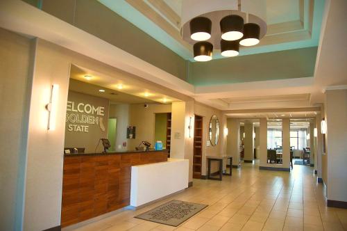 Hampton Inn & Suites Cathedral City – Photos 2