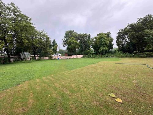 Zahrada ubytování Saikrishna Farm Near Adani Shantigram Ahmedabad