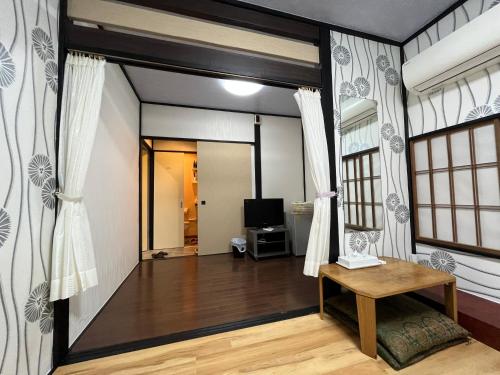 Lucky Hotelにあるテレビまたはエンターテインメントセンター