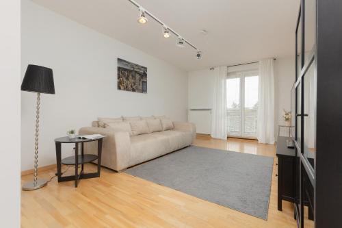 Spacious Apartment Zawiszy Wola by Noclegi Renters