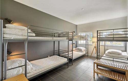 Krevet ili kreveti na sprat u jedinici u okviru objekta 4 Bedroom Lovely Home In Nstved