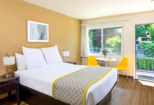 Park Lane Suites & Inn Image