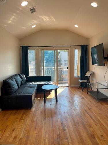 Ruang duduk di Business & Family Friendly Balcony Jacuzzi Free Park