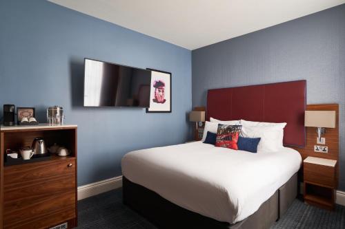 The Cumberland, London Image