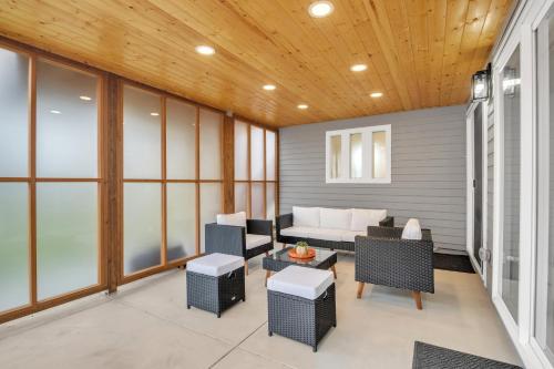 a living room with a couch and chairs at Pacific Northwest Retreat Duplex 3min from Seattle in Tukwila