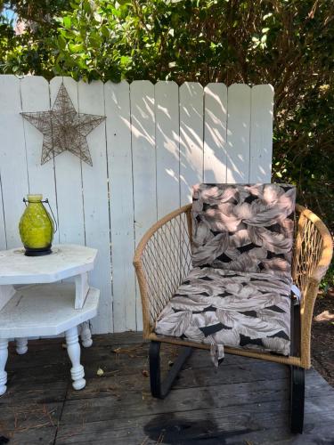 Φωτογραφία από το άλμπουμ του Cozy loft with parking and private patio w/ grill σε Γουίλμινγκτον