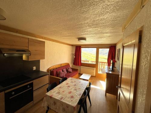 Appartement 4 pers. Les Menuires, pied des pistes, balcon S-O, tout équipé - FR-1-452-73