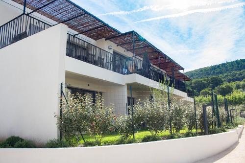 Les Papillons du Ventoux - Le Myrtil- éénslaapkamerappartement met terras en tuin