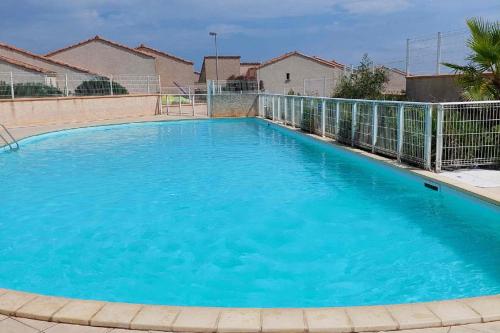 Nice house with pool - near the beach