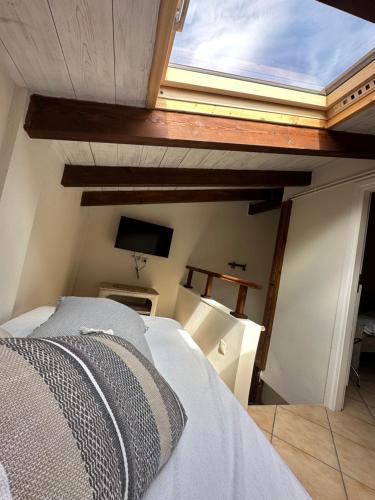Телевизор и/или развлекательный центр в Parnassos Chalets
