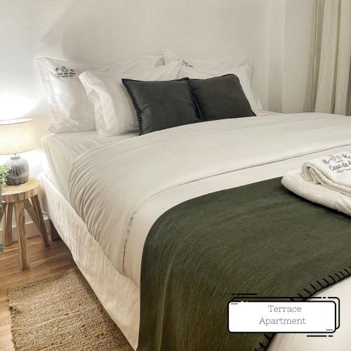 Central Porto 2BR with Private Parking by Porto Velho Apartamentos