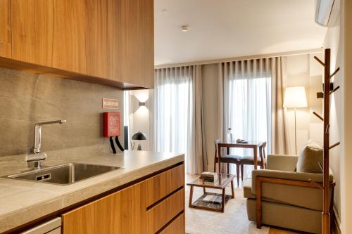 AVUS M Suites and Apartments by DA'HOME