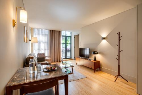 AVUS M Suites and Apartments by DA'HOME