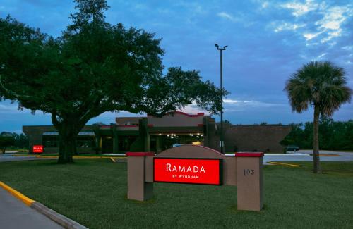 Fotografie z fotogalerie ubytování Ramada by Wyndham Diamondhead I-10 Gulfport v destinaci Diamondhead