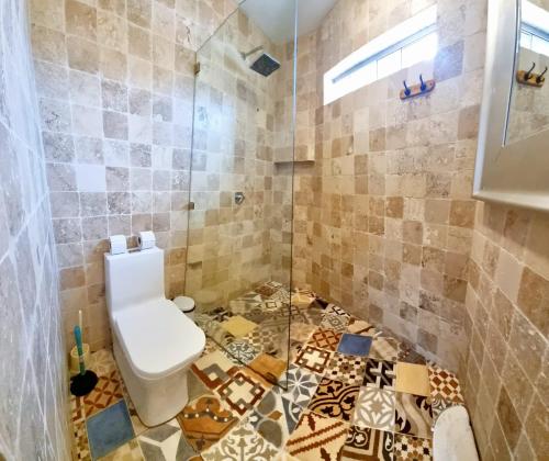 Ένα μπάνιο στο San Isidro Suites Basadre 1B403