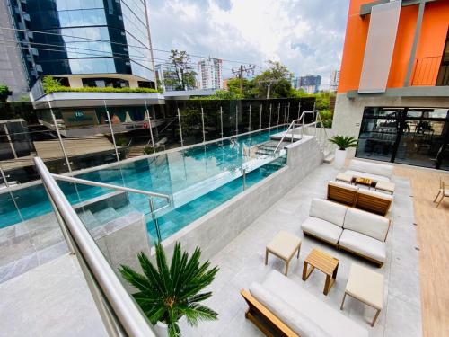 Het zwembad bij of vlak bij Apartamento Delux by M&F